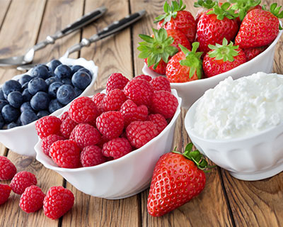 高清水果酸奶浆果蓝莓草莓图片